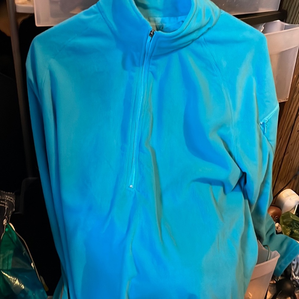 Large Blue Cabelas sweater